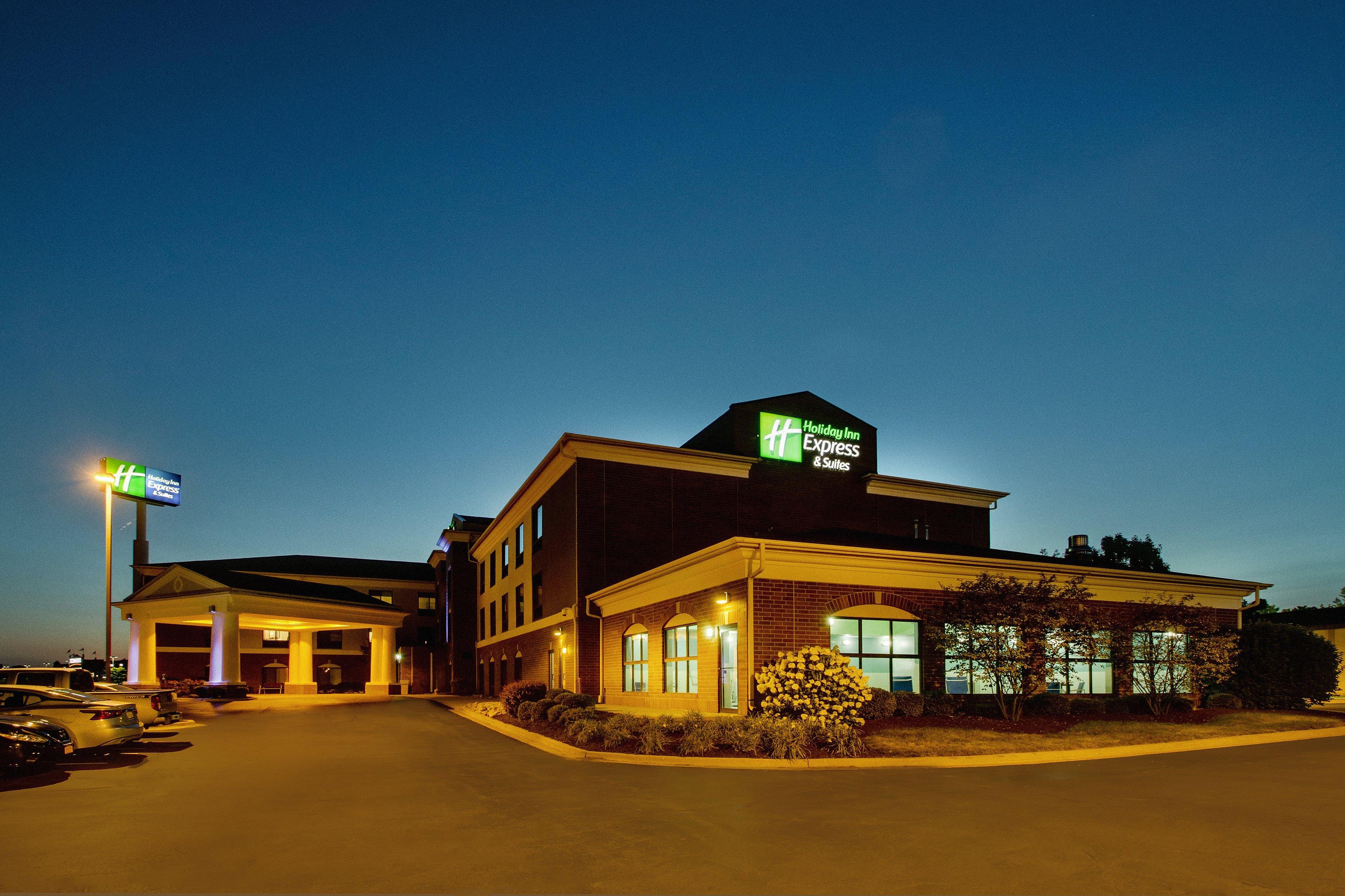 Holiday Inn Express Hotel & Suites Morris By Ihg Buitenkant foto