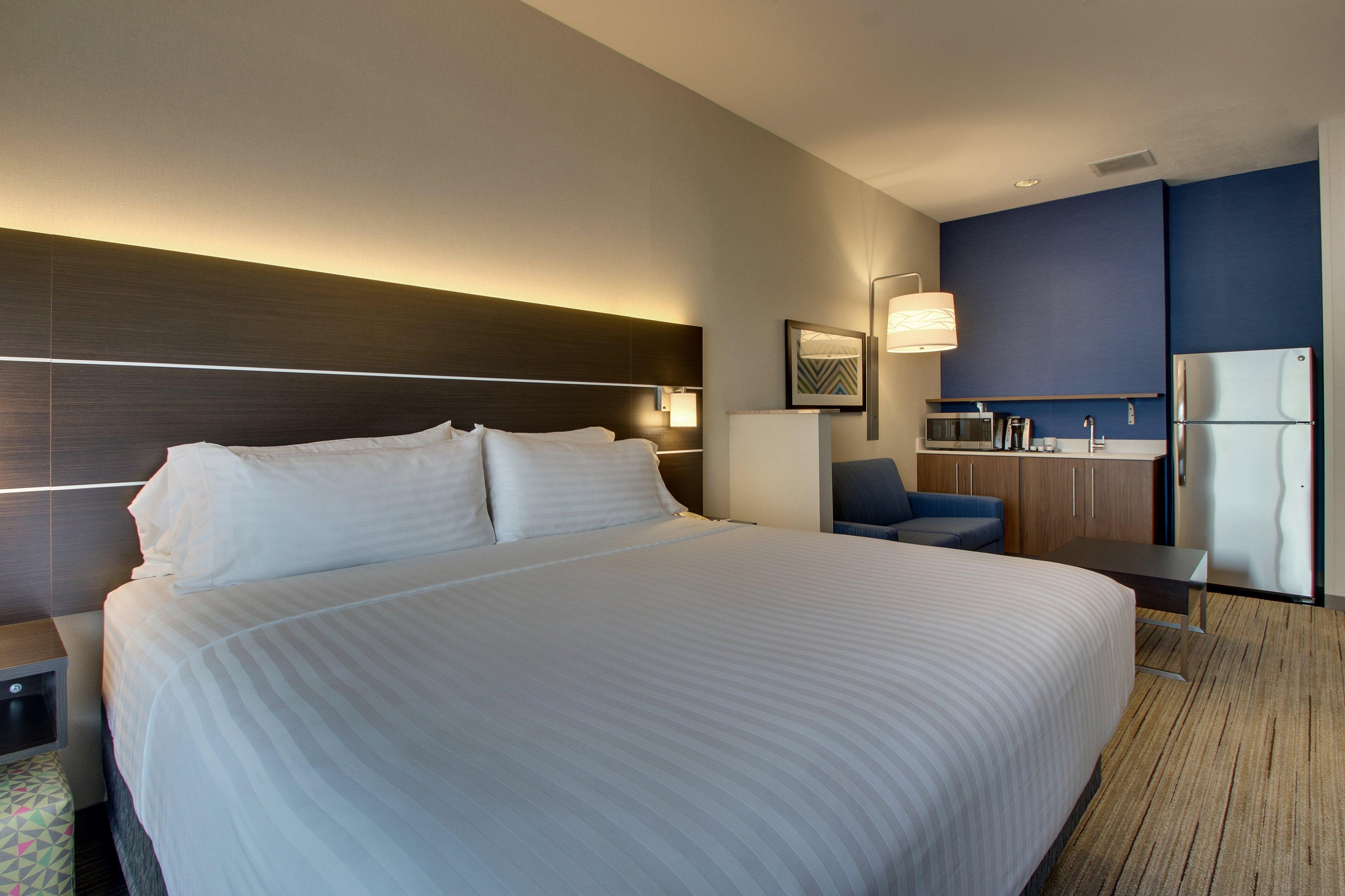 Holiday Inn Express Hotel & Suites Morris By Ihg Buitenkant foto