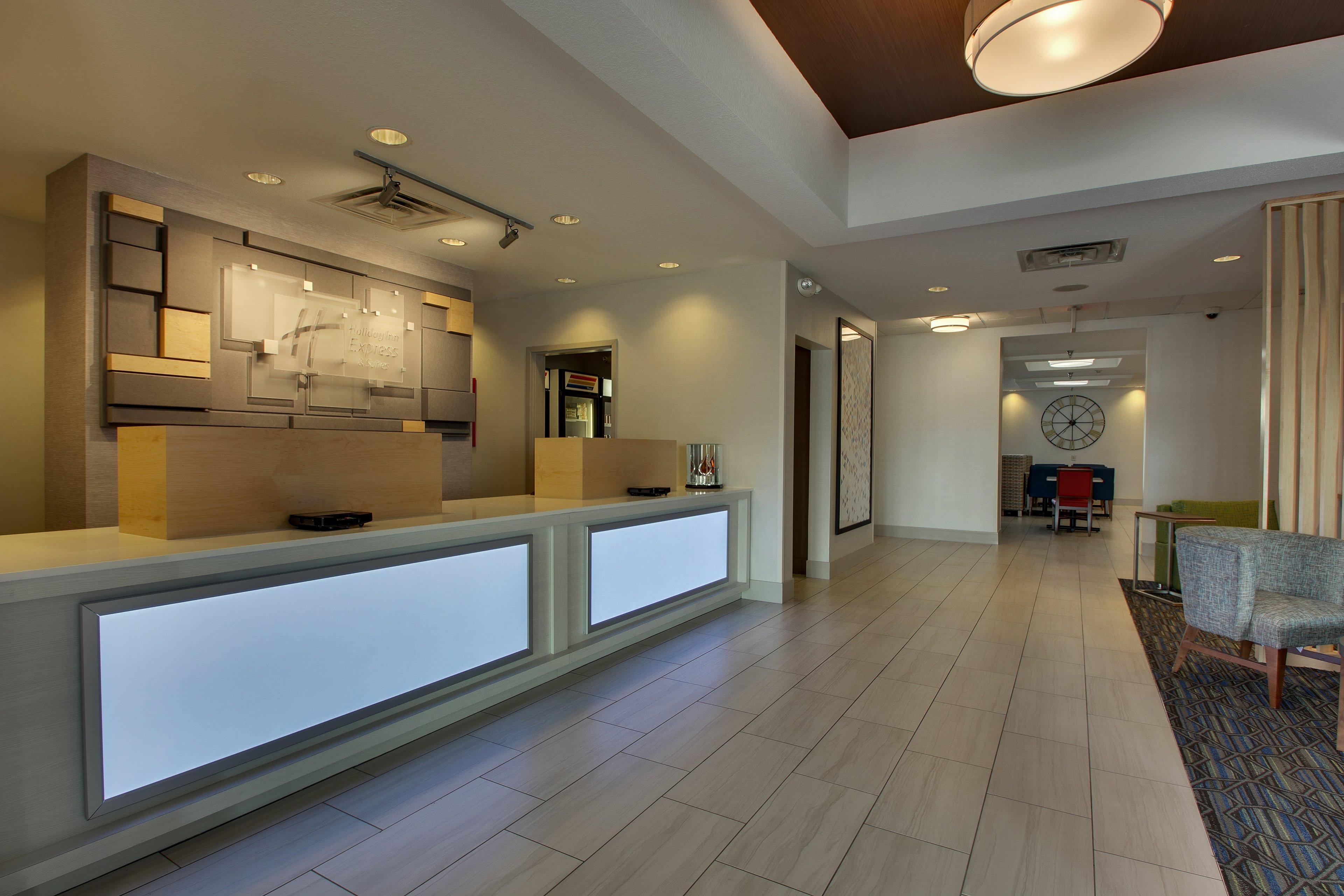 Holiday Inn Express Hotel & Suites Morris By Ihg Buitenkant foto