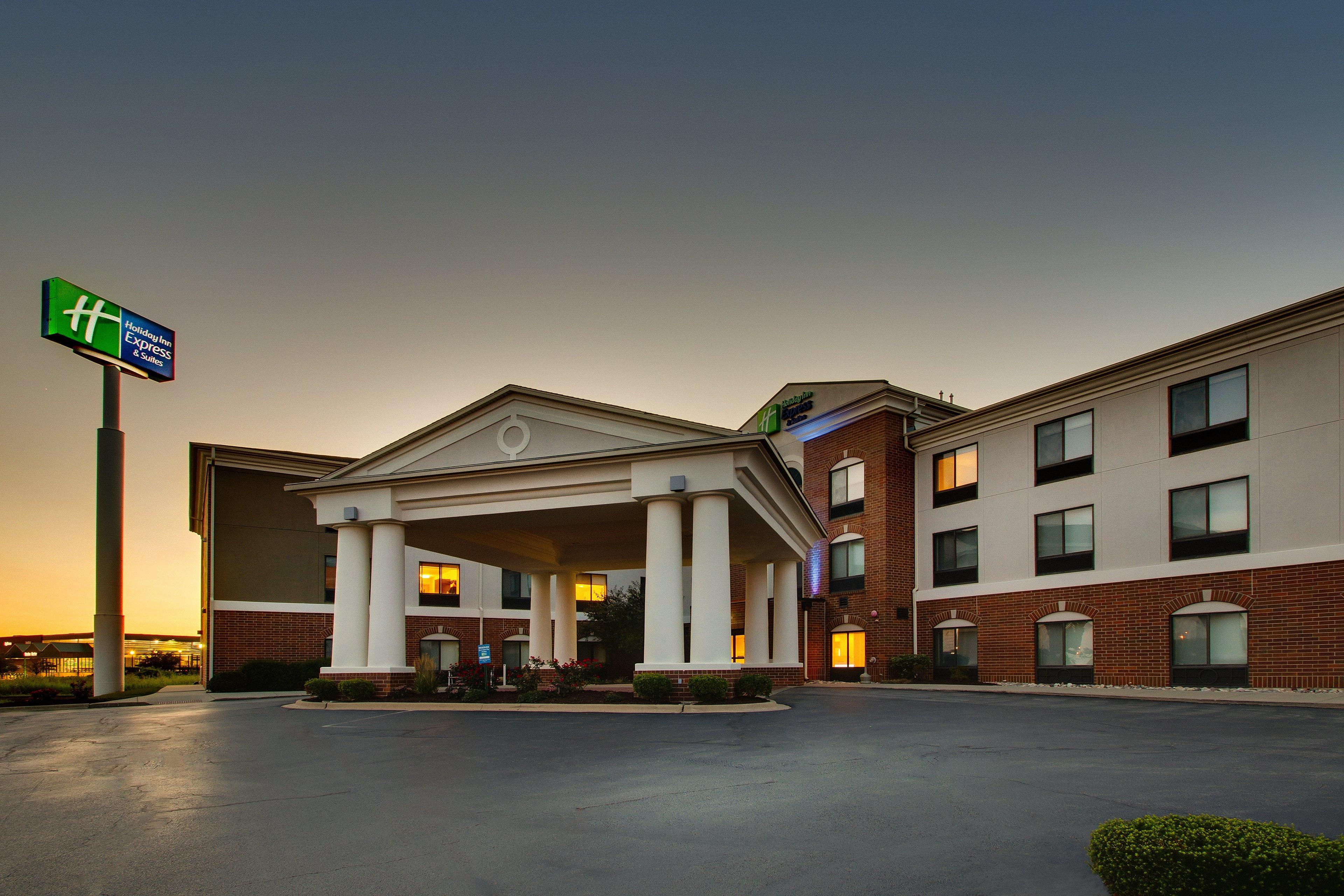 Holiday Inn Express Hotel & Suites Morris By Ihg Buitenkant foto