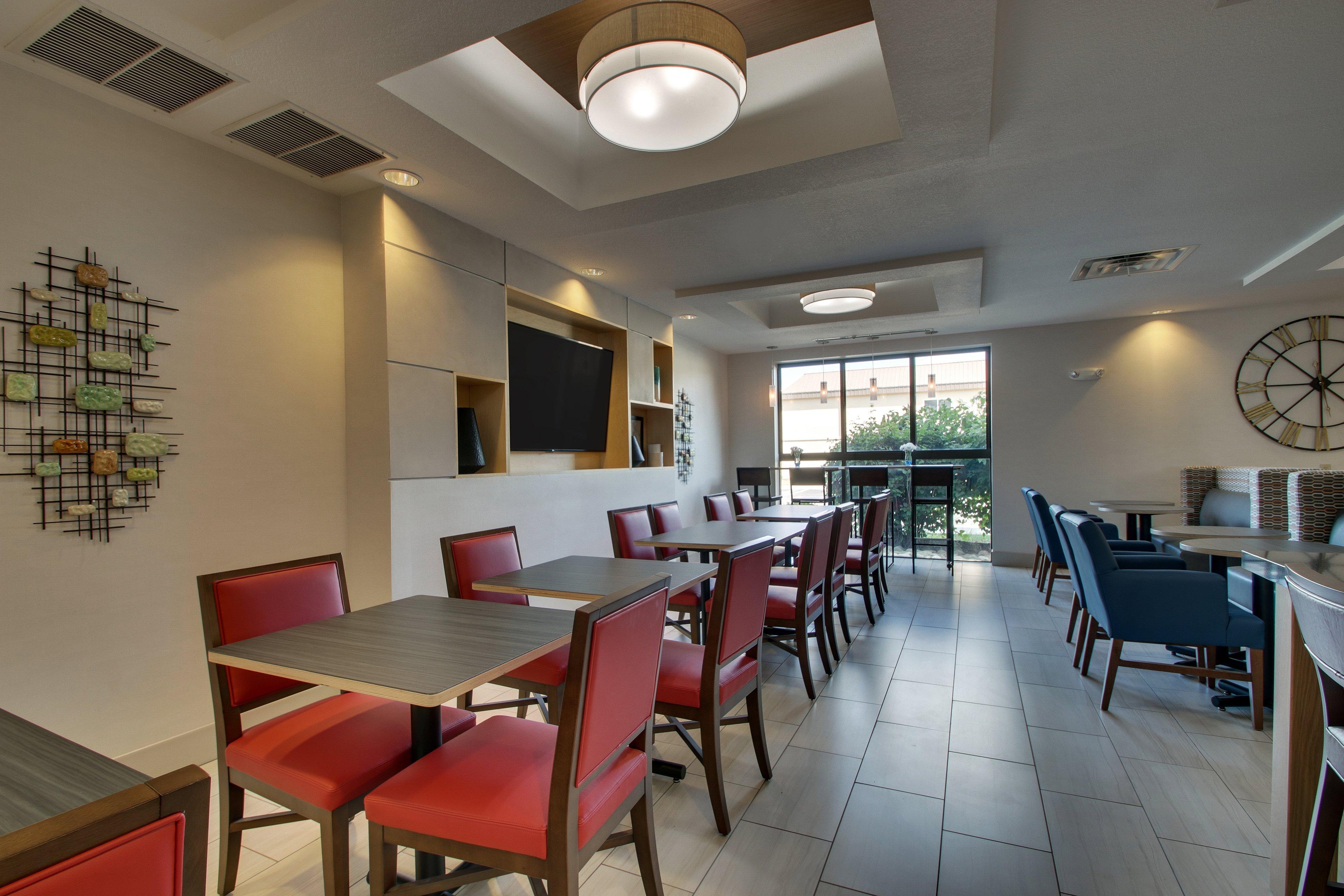 Holiday Inn Express Hotel & Suites Morris By Ihg Buitenkant foto