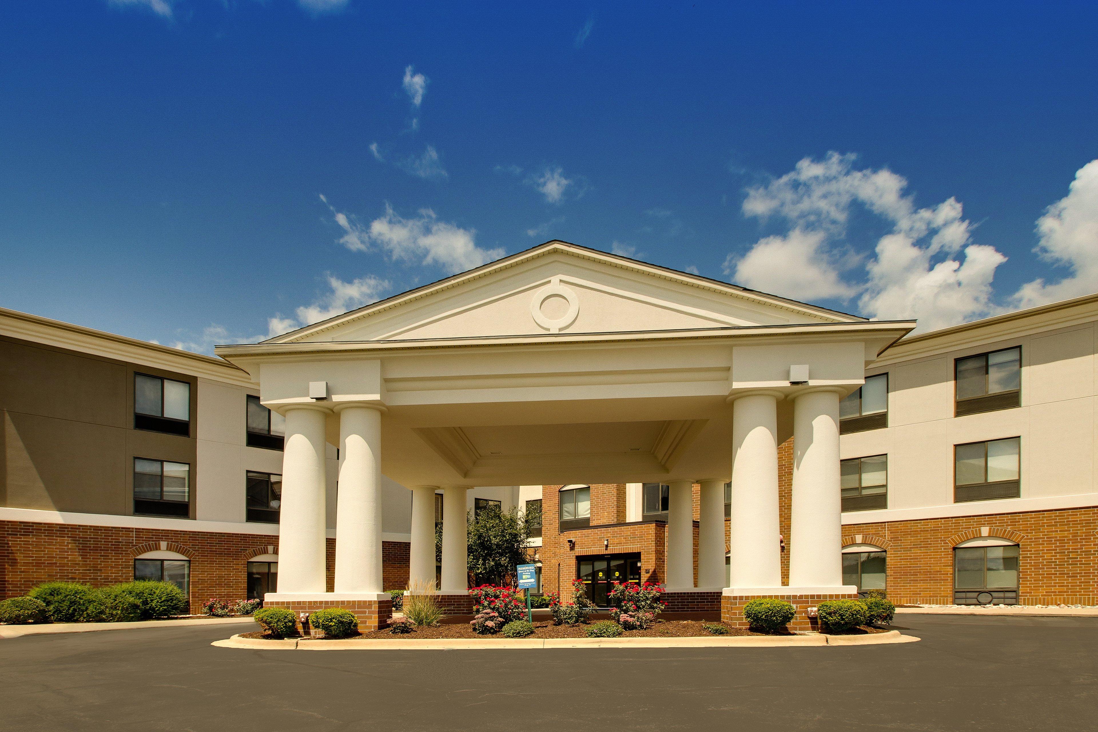 Holiday Inn Express Hotel & Suites Morris By Ihg Buitenkant foto